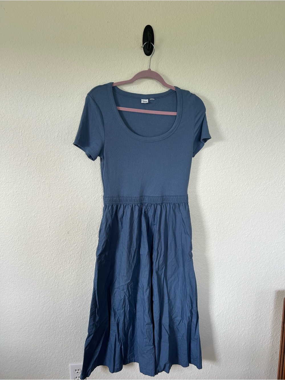 GAP Slate Blue Short Sleeve Scoop Neck Midi Dress